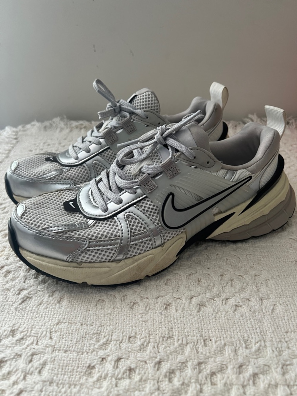 Nike V2K running shoes women’s size 8